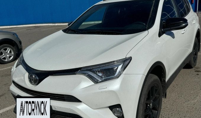 Toyota RAV4 2019 года