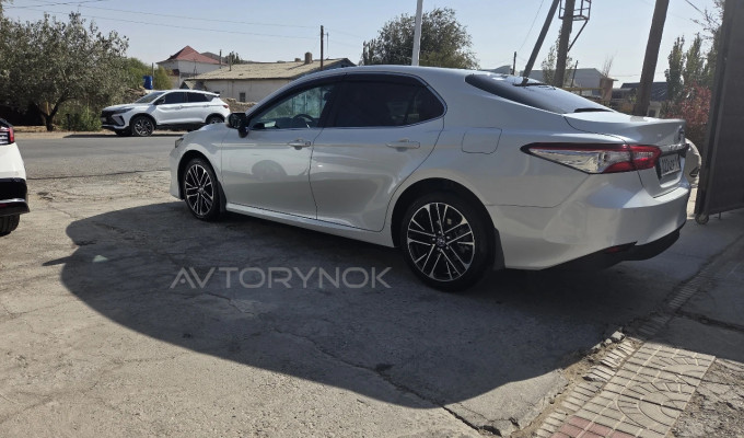 Toyota Camry 2022 года
