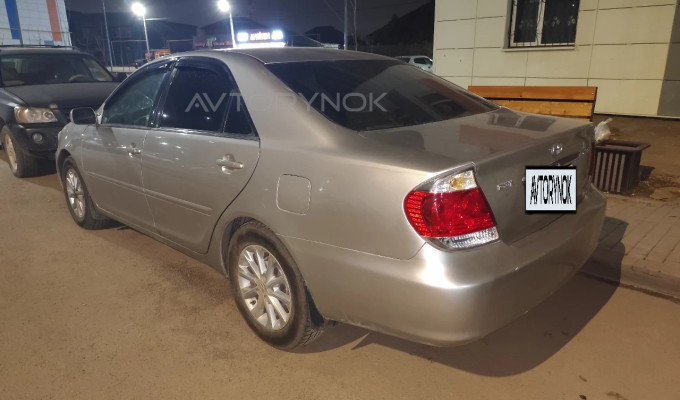 Toyota Camry 2005 года