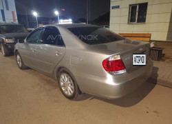 Toyota Camry 2005 года