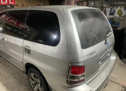 Kia Carnival 2003 года