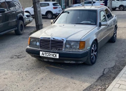 Mercedes-Benz E-Класс 1992 года