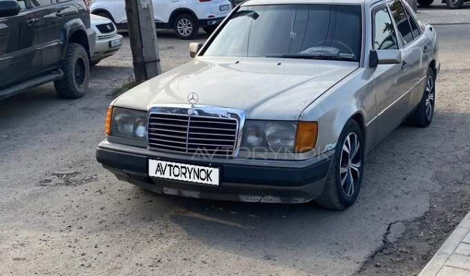 Mercedes-Benz E-Класс 1992 года