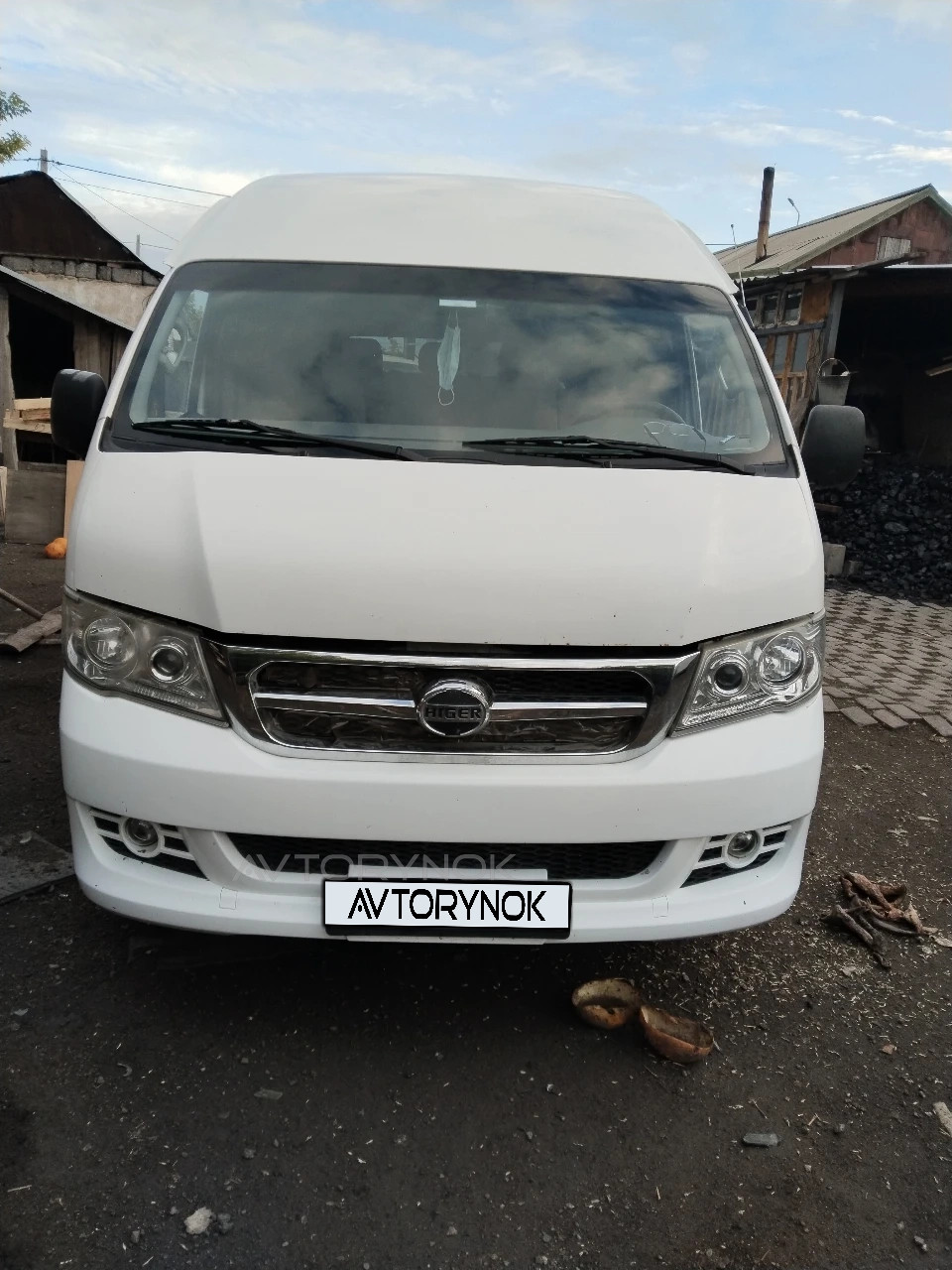 Toyota HiAce, 2015