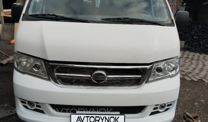 Toyota Hiace 2015 года