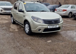 Renault Sandero 2013 года