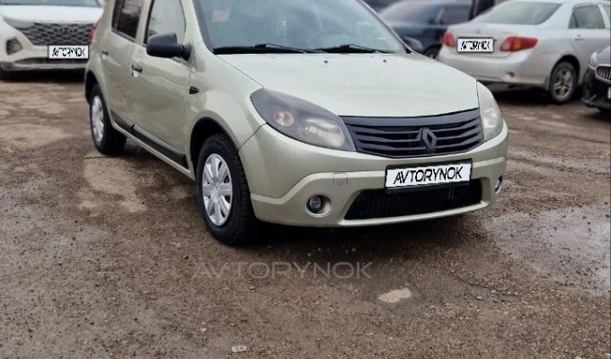 Renault Sandero 2013 года