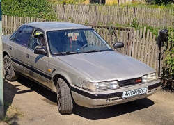 Mazda 626 1988 года