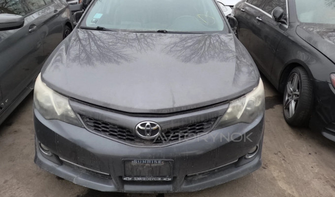 Toyota Camry 2013 года