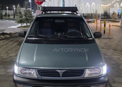 Mitsubishi Space Wagon 1998 года