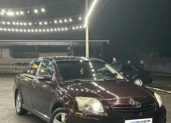 Toyota Avensis 2008 года