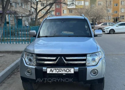 Mitsubishi Pajero 2010 года