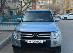 Mitsubishi Pajero 2010 года