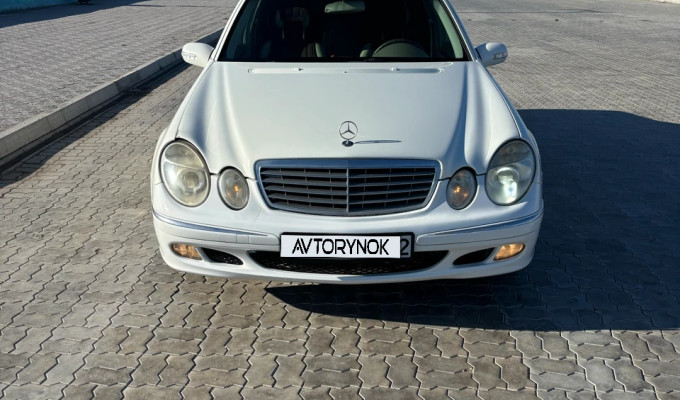 Mercedes-Benz E-Класс 2002 года