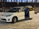 Toyota Estima 2011 года