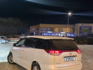 Toyota Estima 2011 года
