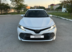 Toyota Camry 2018 года