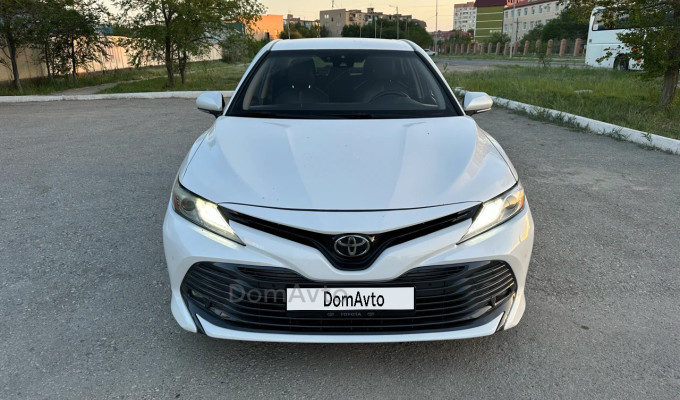 Toyota Camry 2018 года
