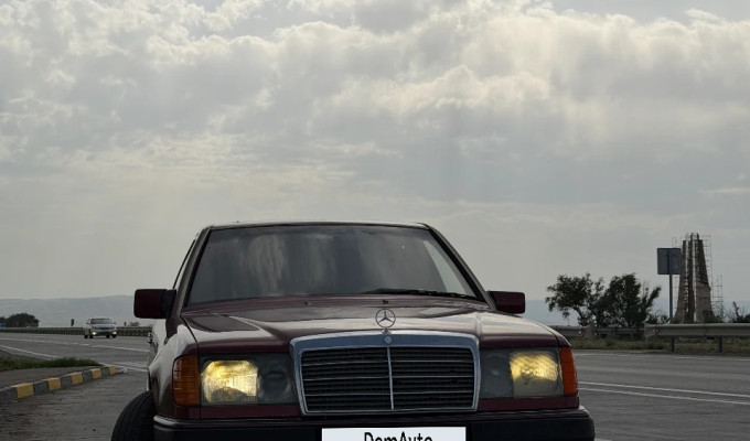 Mercedes-Benz E-Класс 1991 года