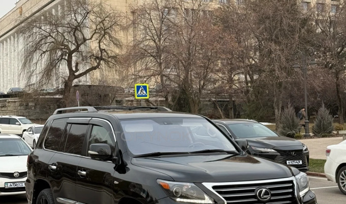 Lexus LX 2008 года