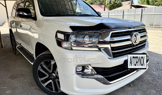 Toyota Land Cruiser 2016 года
