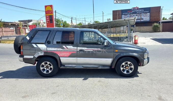 Nissan Terrano 1995 года