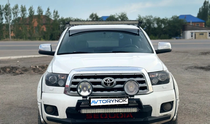 Toyota Sequoia 2009 года