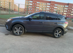 Toyota RAV4 2017 года