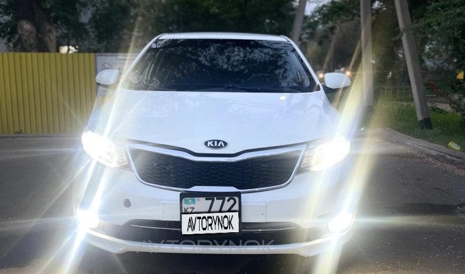 Kia Rio 2015 года