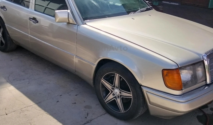 Mercedes-Benz E-Класс 1991 года
