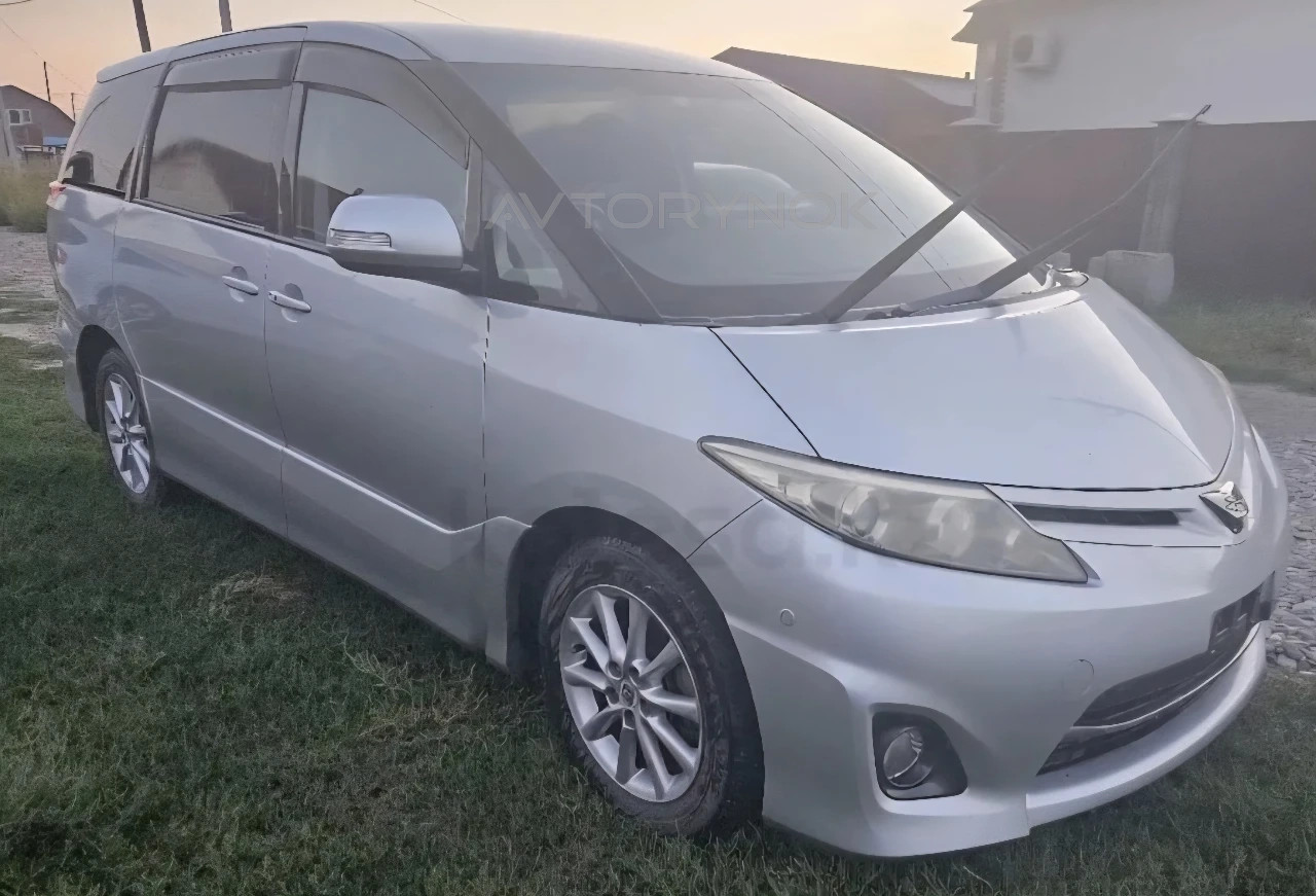 Toyota Estima, 2009