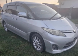 Toyota Estima 2009 года