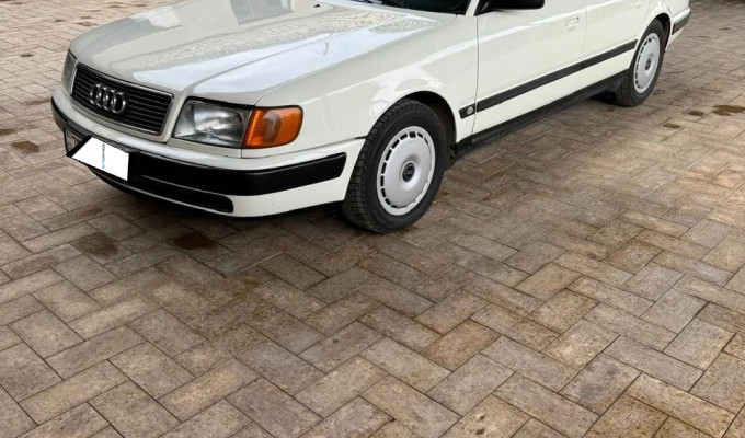 Audi 100 1992 года