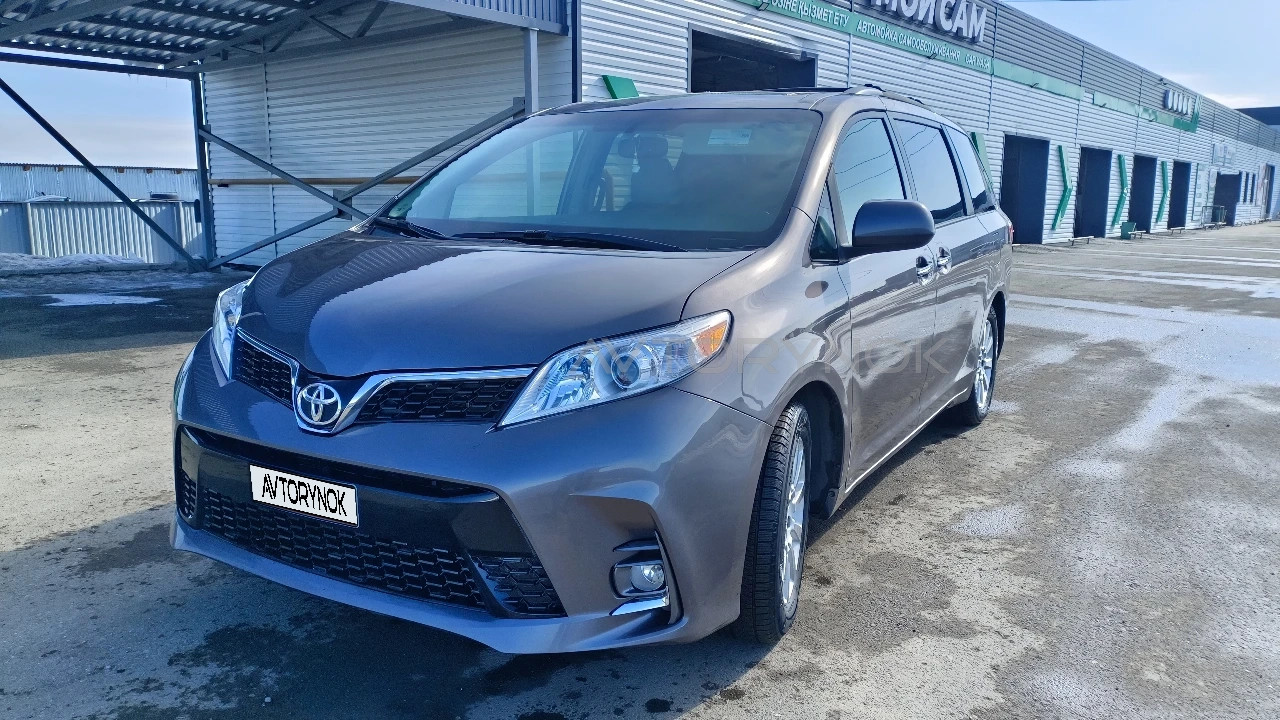 Toyota Sienna, 2015