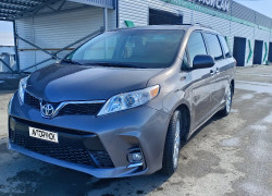 Toyota Sienna 2015 года