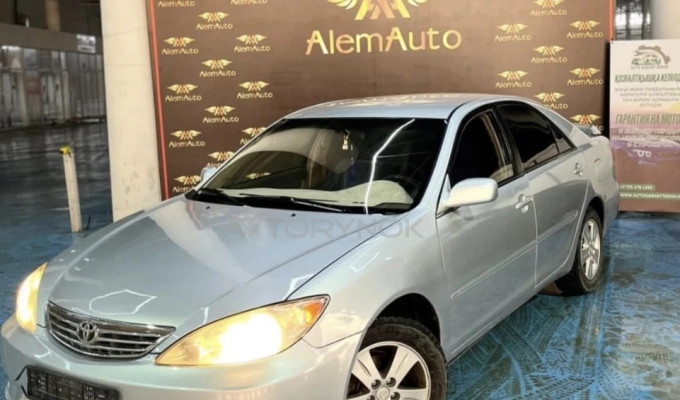 Toyota Camry 2003 года