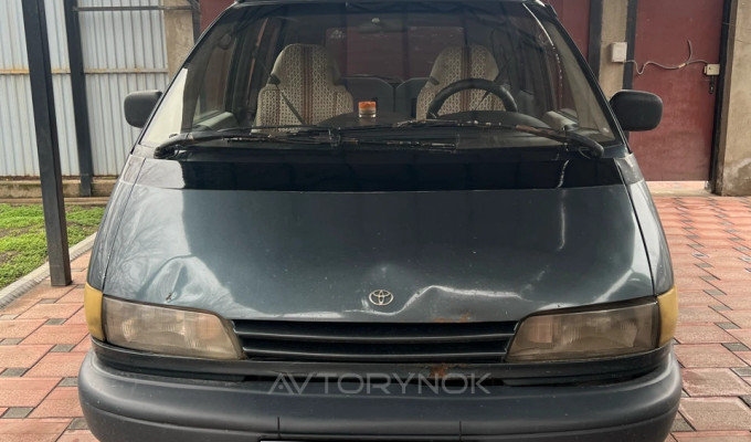 Toyota Previa 1992 года