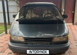 Toyota Previa 1992 года