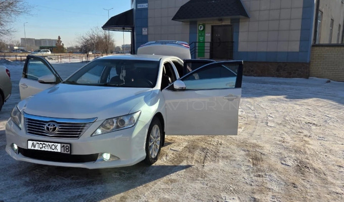 Toyota Camry 2014 года