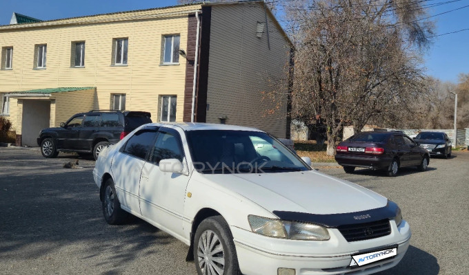 Toyota Camry 1998 года