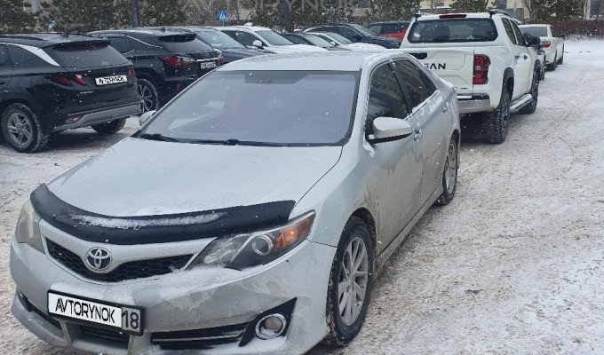 Toyota Camry 2013 года