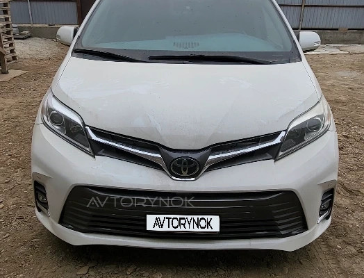 Toyota Sienna 2015 года