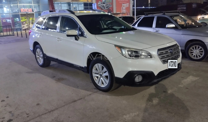 Subaru Outback 2017 года