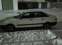Audi 80 1990 года