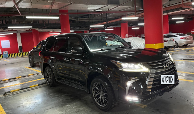 Lexus LX 2017 года