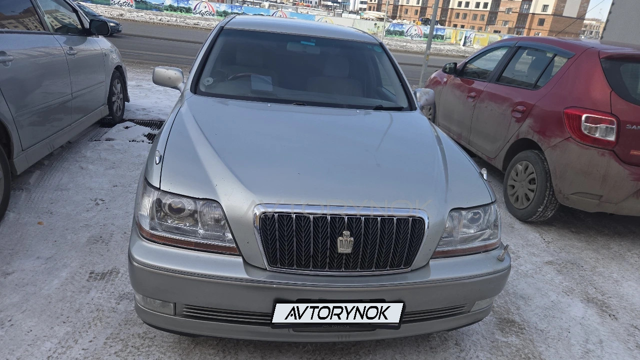 Toyota Crown Majesta, 2000