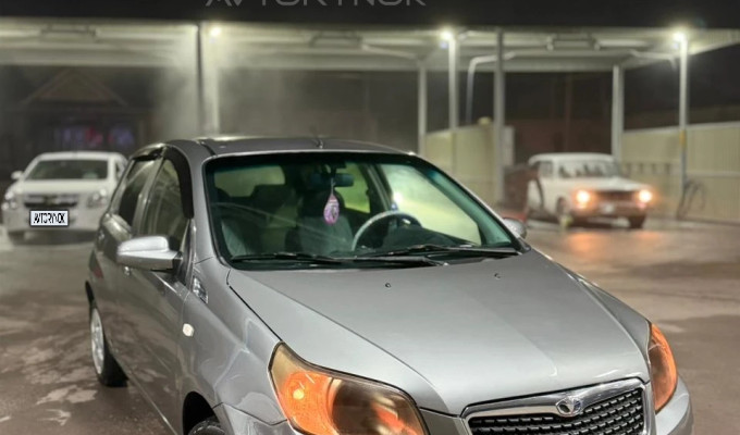 Daewoo Gentra 2009 года
