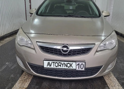 Opel Astra 2011 года