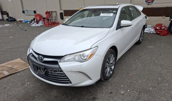 Toyota Camry 2016 года