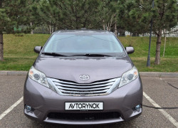 Toyota Sienna 2012 года